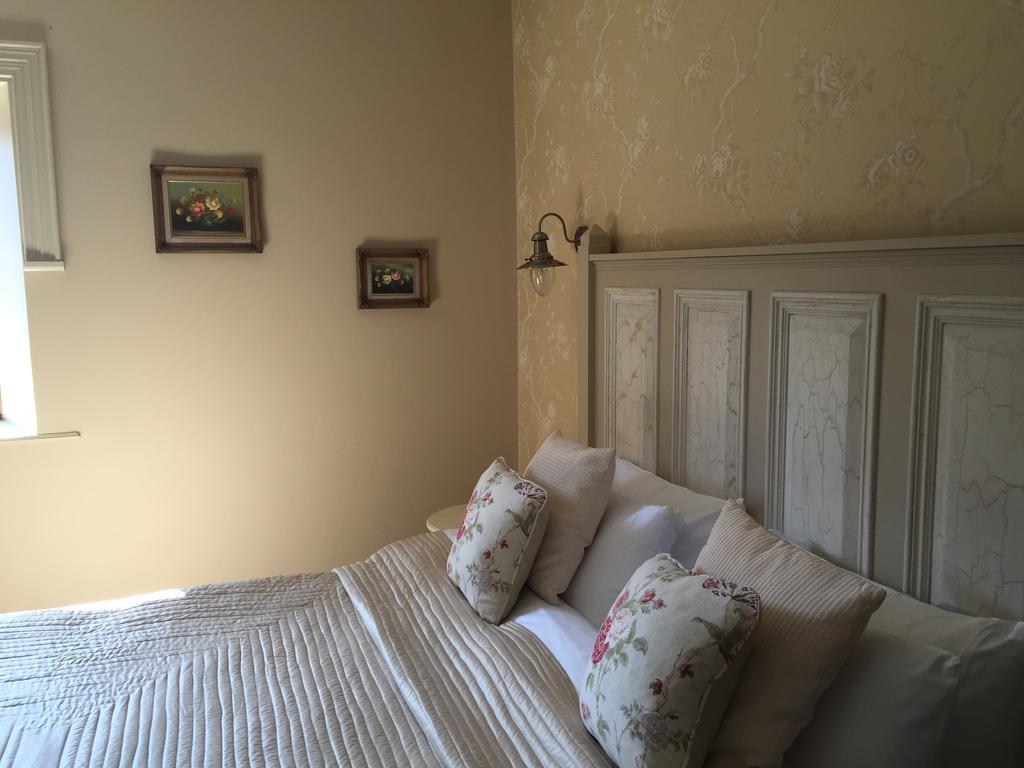 Riverbank, Country Pub And Guesthouse Carrickmacross Exteriör bild