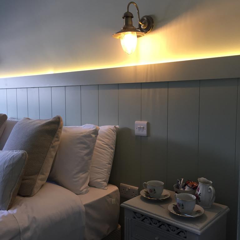 Riverbank, Country Pub And Guesthouse Carrickmacross Exteriör bild