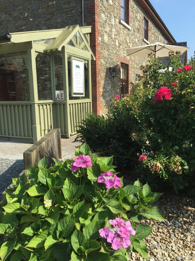 Riverbank, Country Pub And Guesthouse Carrickmacross Exteriör bild